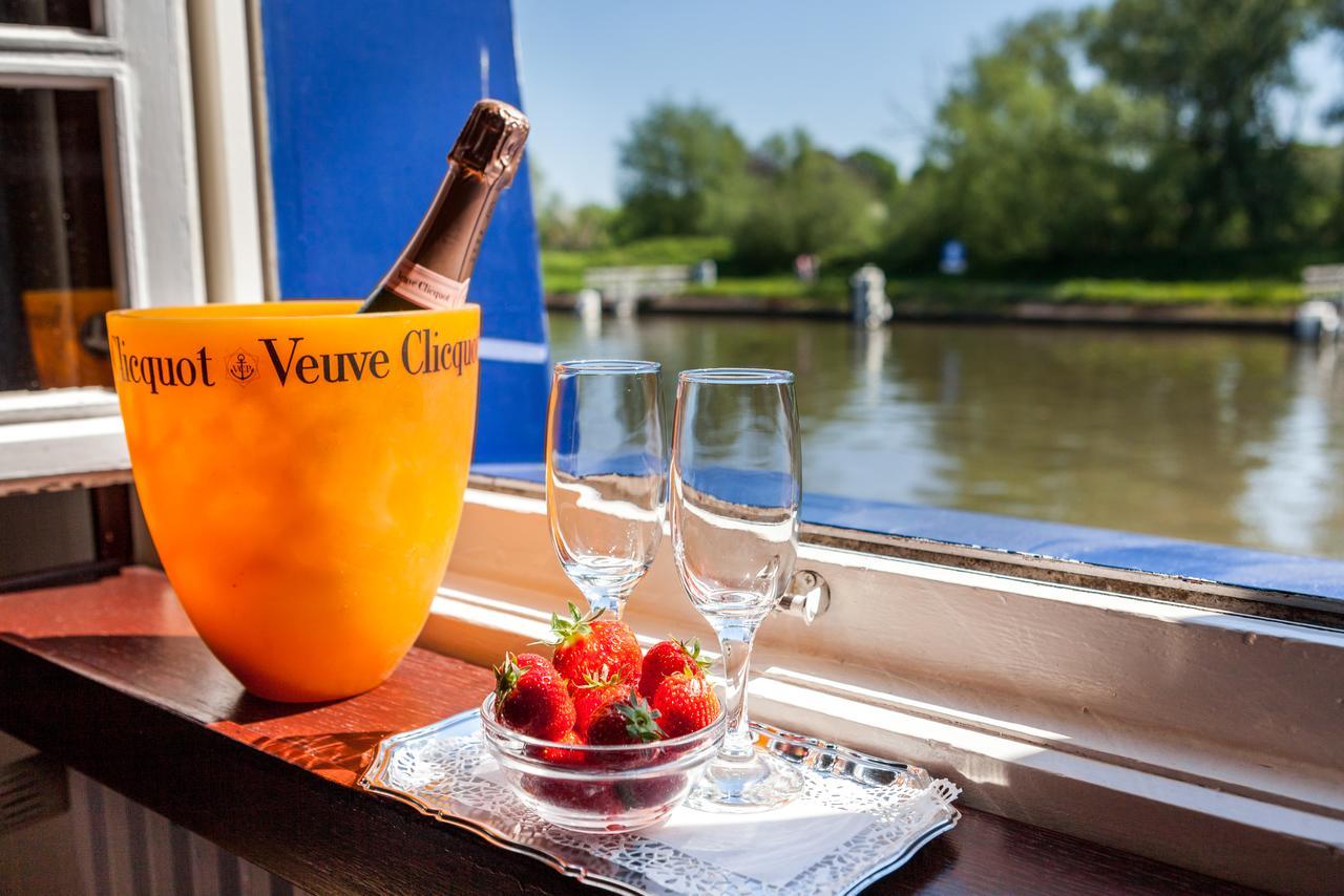 Boat Hotel De Barge Bruges Exterior foto